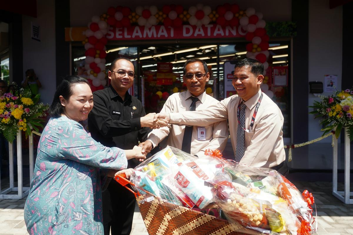 Foto 2 dari 14: Grand Opening Superindo, Pusat Belanja di Kota Madiun Semakin Lengkap