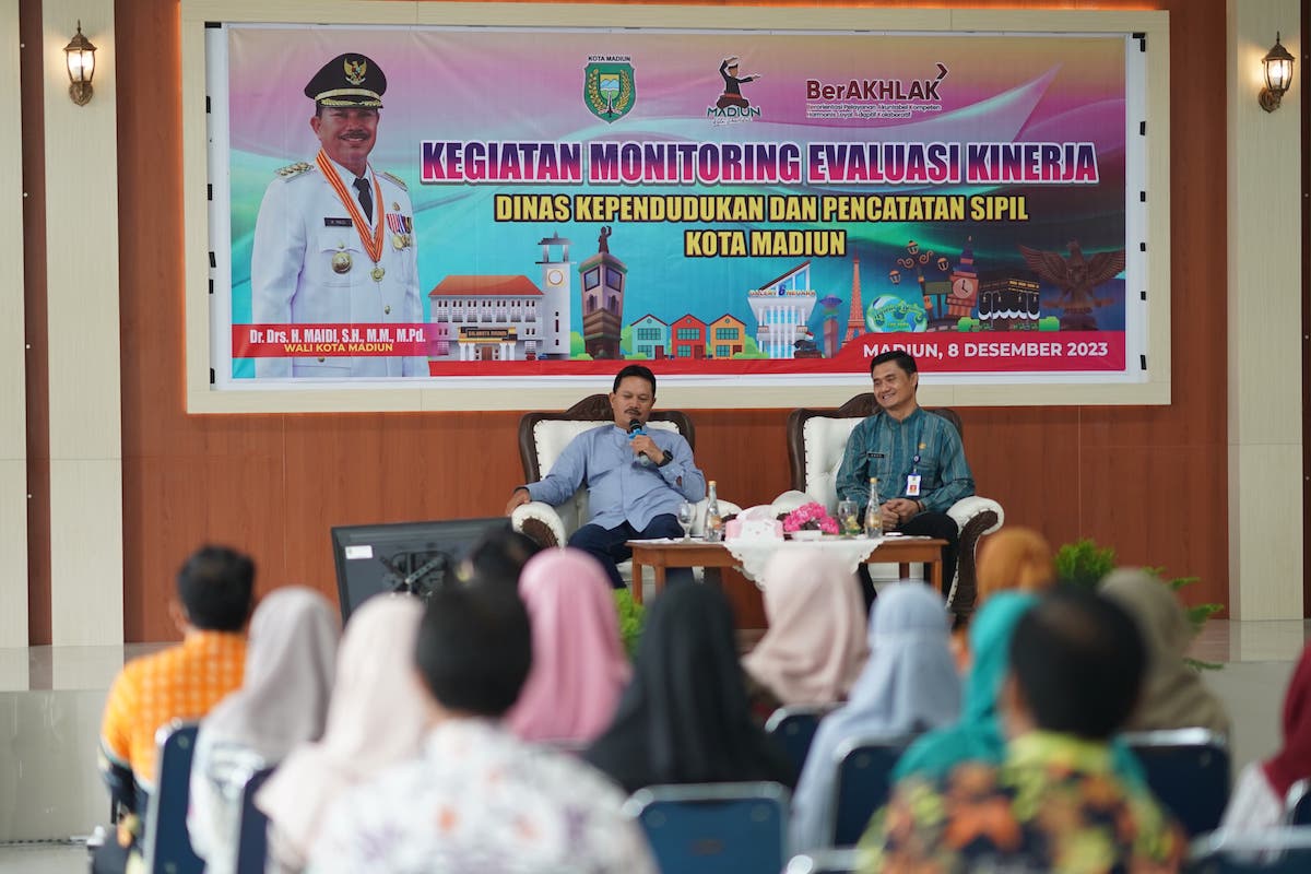 Hadiri Kegiatan Monev Kinerja di Dispendukcapil, Wali Kota Harap Pelayanan Optimal