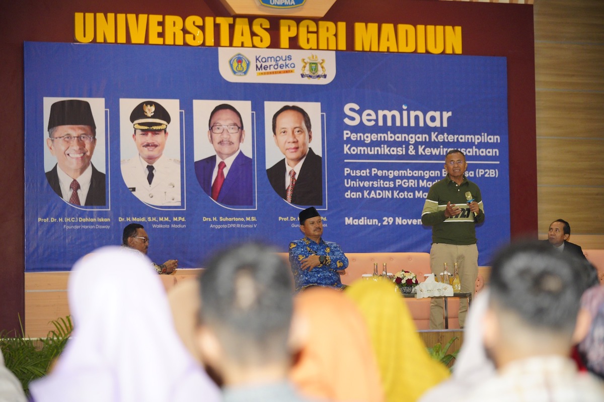 Foto 2 dari 8: Jadi Pembicara Di Unipma, Wali Kota : Anak Muda Harus Banyak Pengalaman