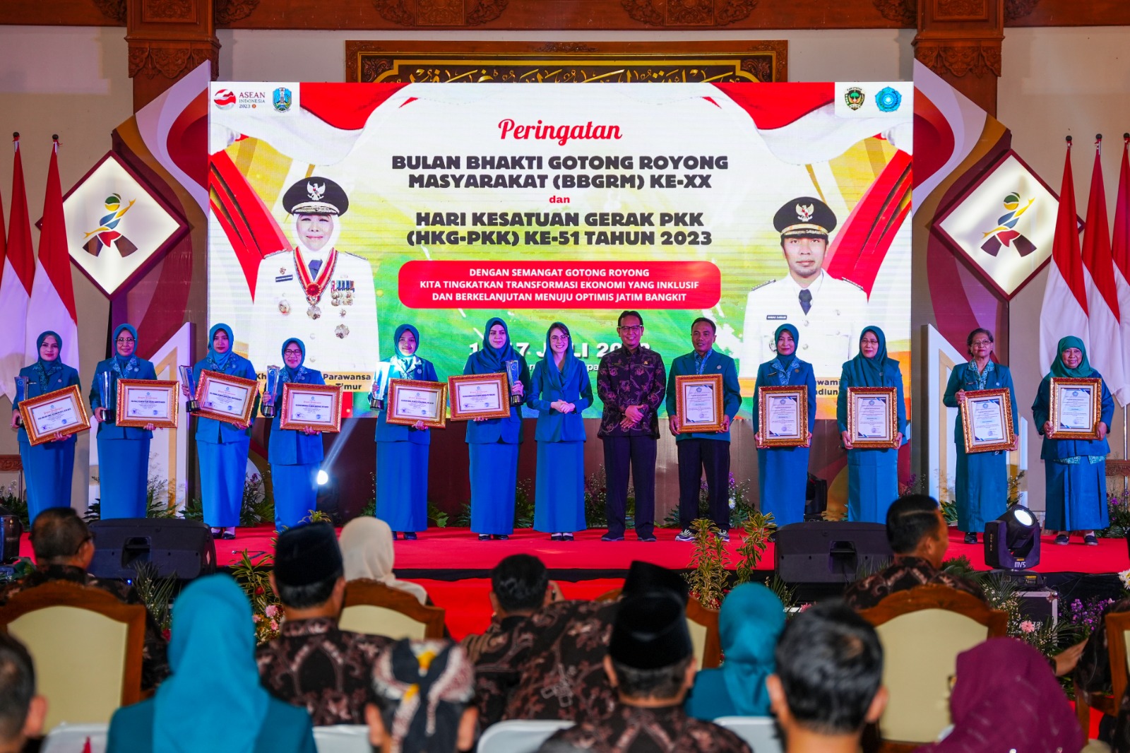 Foto 2 dari 7: Hadiri Puncak BBGRM dan HKG PKK, Wali Kota Maidi Siap Bersinergi Turunkan Stunting di Jawa Timur
