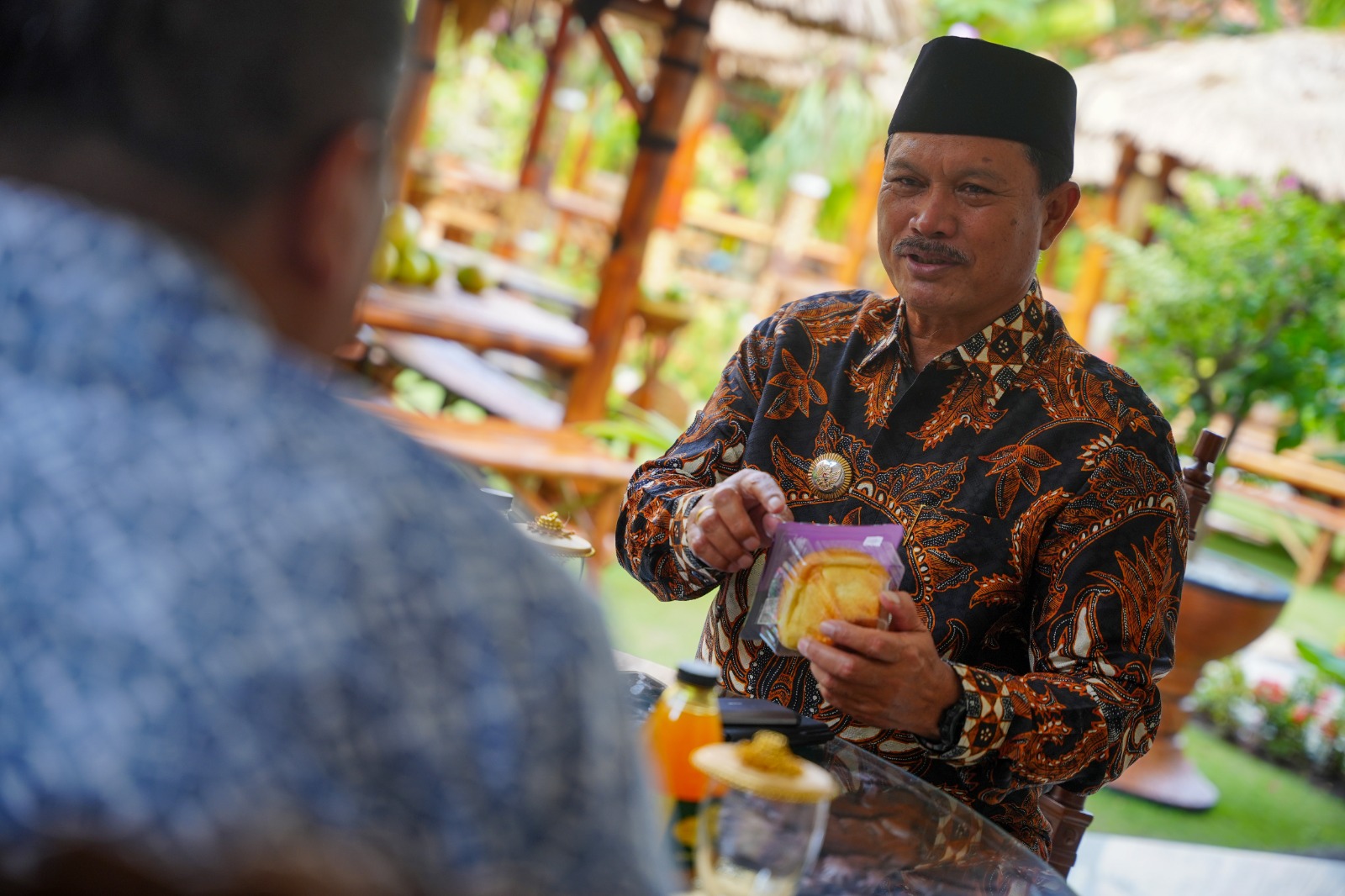 Foto 2 dari 12: Lengkapi Data Proposal Tugas Akhir Program Doktor Wali Kota, Tim UT Kembali Datang Gelar Assessment Kedua