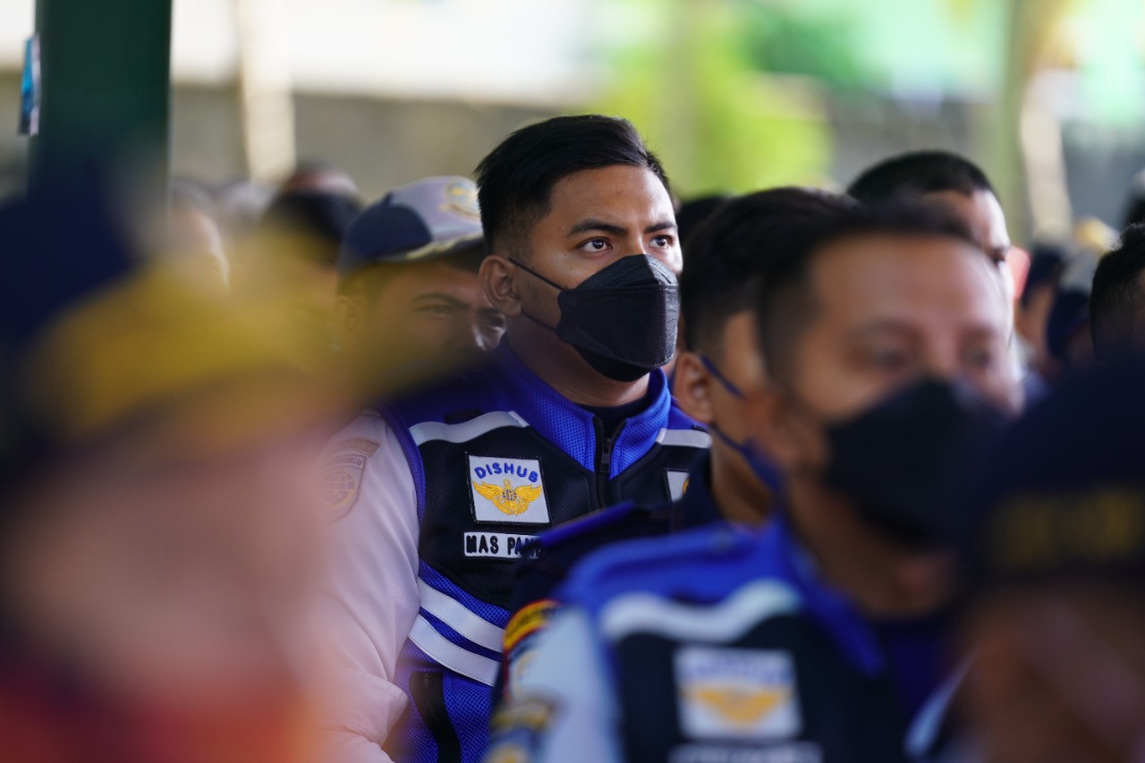 Foto 8 dari 10: Peringati Hari Perhubungan Nasional, Wali Kota Beri Pembinaan Pegawai Dishub