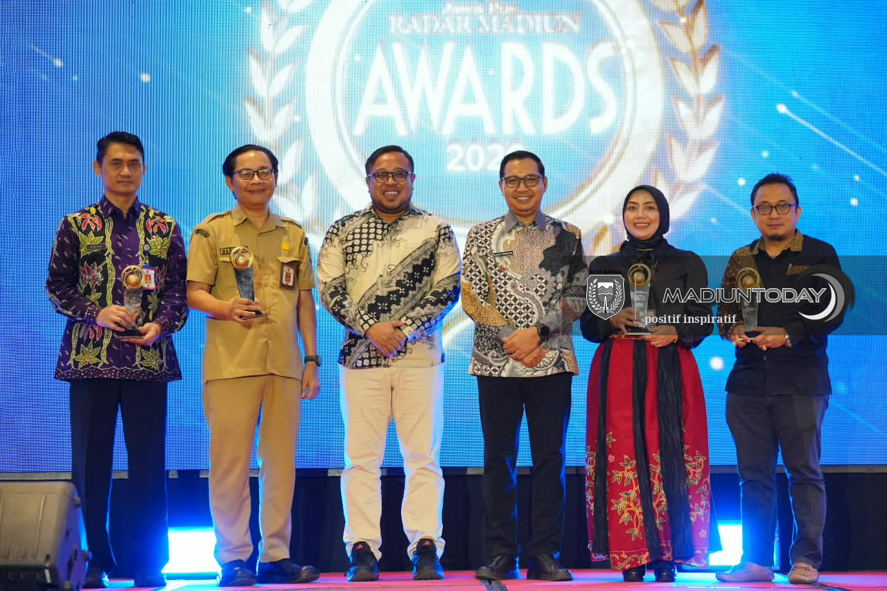 Foto 6 dari 6: Kepedulian Pemkot Akan Seni-Budaya Diganjar Penghargaan, Juga Raih Kategori Top Publik Service dan Credible Bank di Jawa Pos Radar Madiun Award 2026