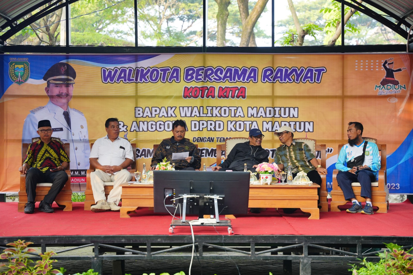 Foto 3 dari 10: Gowes Kota Kita di Ngegong, Wali Kota Silaturahmi Sekaligus Serap Aspirasi Masyarakat