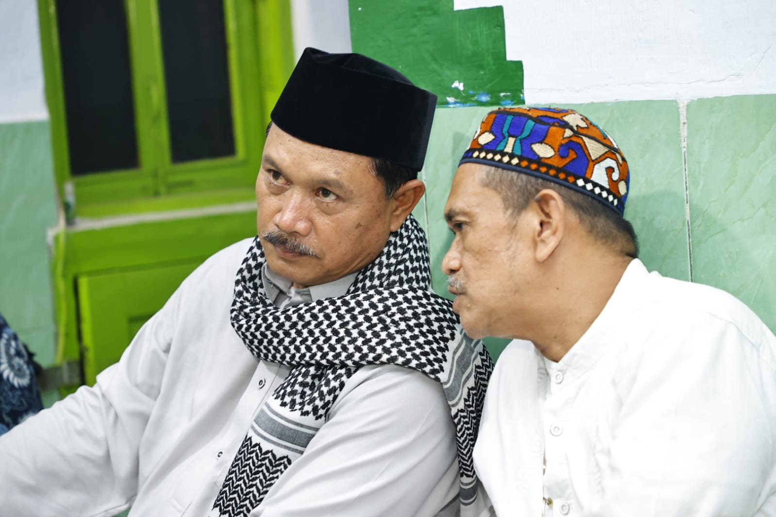 Foto 7 dari 10: Ibadah Sembari Serap Aspirasi, Wali Kota Ikuti Tarawih Bersama Warga Di Musala Jannatul Firdaus