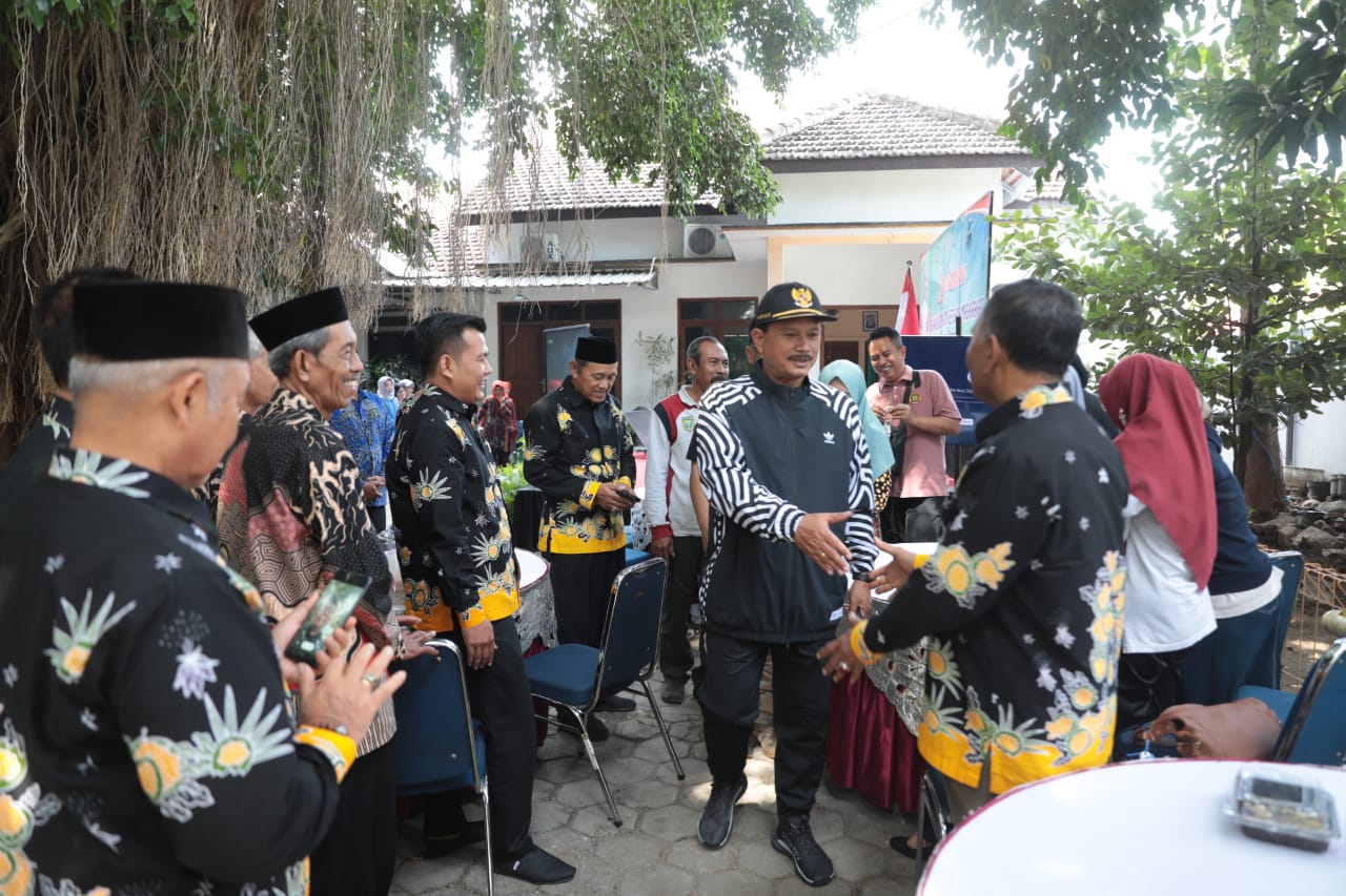 Foto 6 dari 6: Gelar Cangkrukan di Dua Kelurahan, Wali Kota Imbau Warga Ikut Wujudkan Keamanan dan Kedamaian Kota