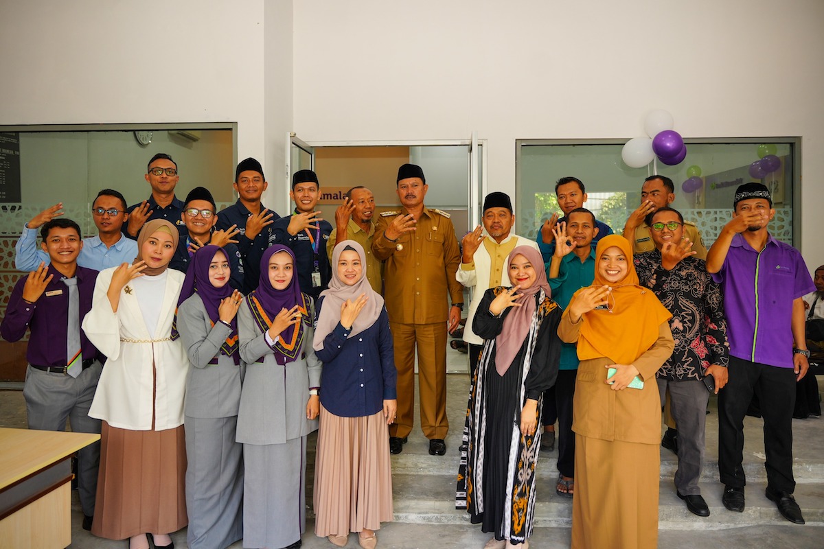 Foto 8 dari 8: Resmikan Gedung Baru Bank Muamalat, Wali Kota Harap Bisa Penuhi Kebutuhan Perbankan Syariah