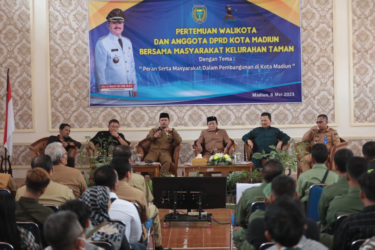 Foto 1 dari 12: Bertemu Masyarakat Kelurahan Taman, Wali Kota Serap Aspirasi Sekaligus Sampaikan Program Pembangunan