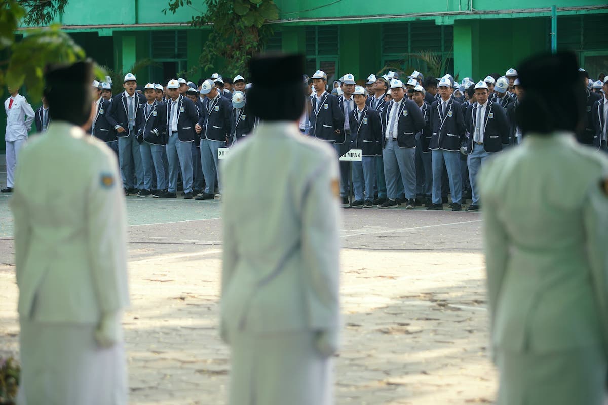 Foto 2 dari 9: Jadi Pembina Upacara di SMAN 5, Wali Kota Beri Motivasi Peserta Didik Untuk Sukses ke Depannya