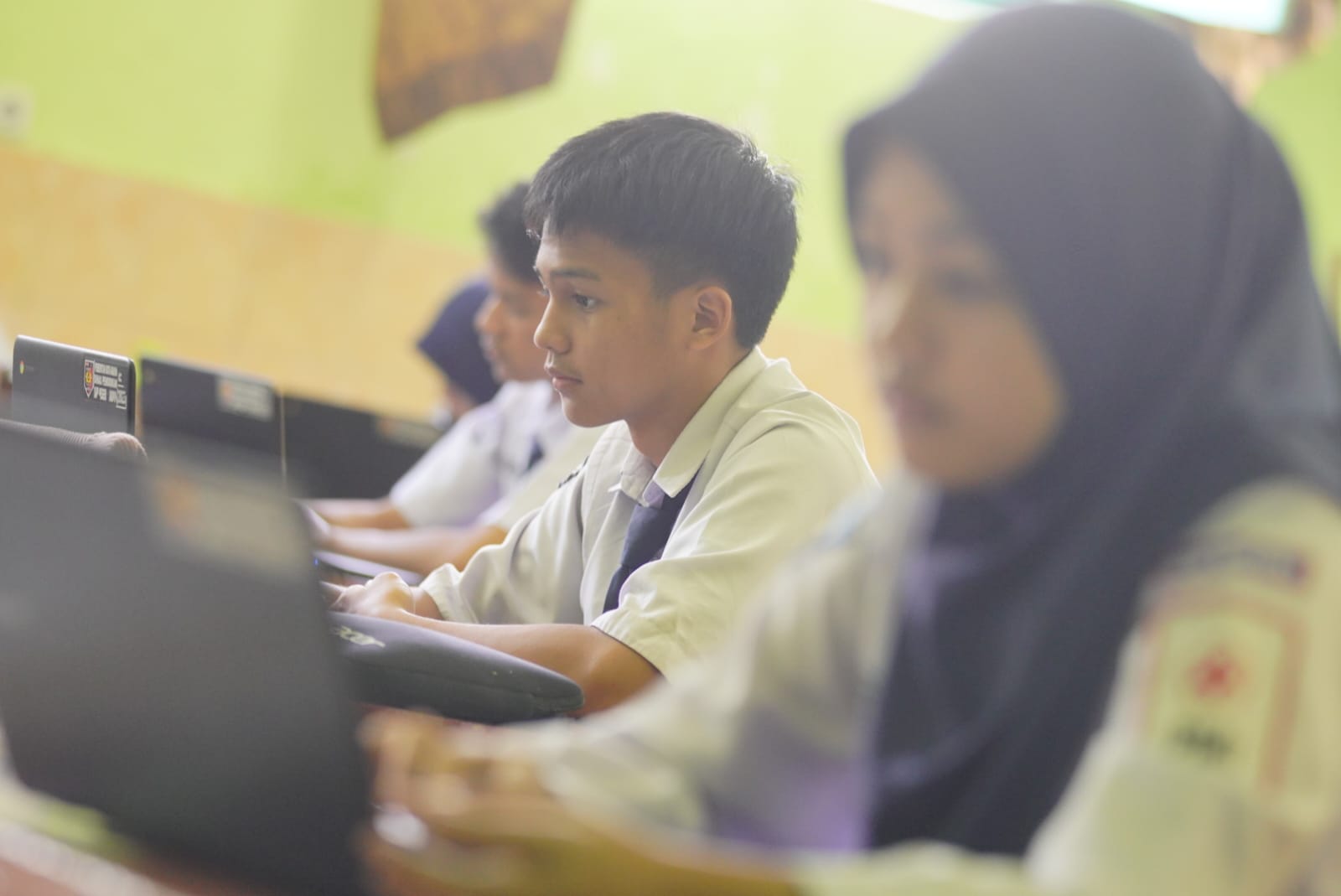 Foto 2 dari 4: Ujian Jelang Kelulusan