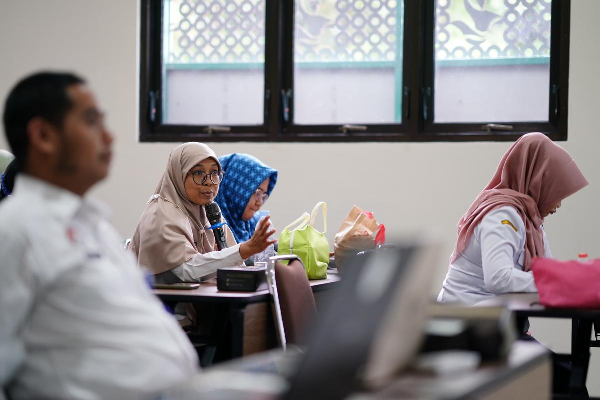 Foto 7 dari 9: Pengajuan Izin Tenaga Medis Dan Tenaga Kesehatan Beralih Ke MPPD, DPMPTSP Kota Madiun Gelar Forum Konsultasi Publik Untuk Petakan Kendala