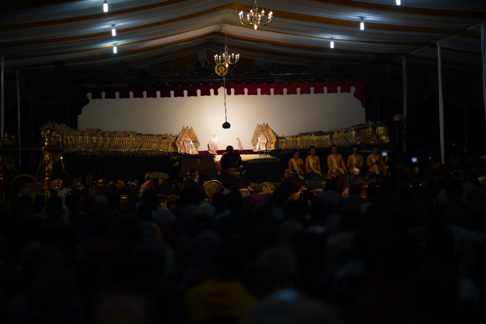 Foto 6 dari 14: Beri Hiburan Masyarakat, Wali Kota Gelar Event Wayang Kulit