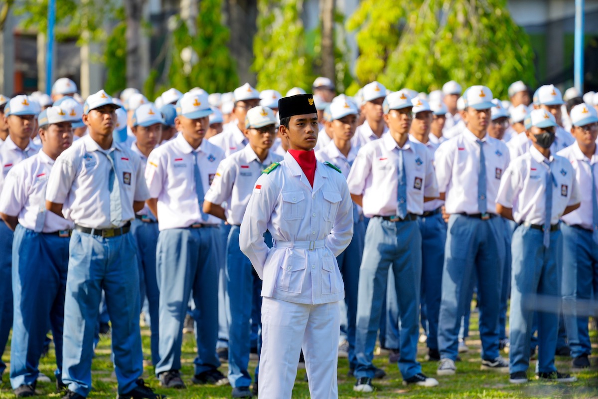 Foto 2 dari 8: Jadi Pembina Upacara di SMKN 5, Wali Kota Motivasi Siswa Tingkatkan SDM Untuk Hadapi Dunia Kerja