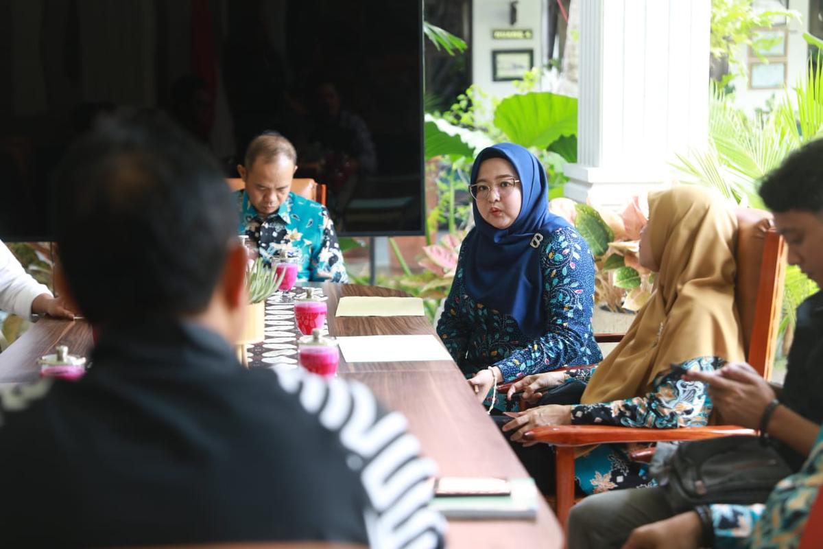 Foto 8 dari 14: Layani Lima Audiensi, Wali Kota Bahas Investasi Hingga Kerja Sama Pembangunan Di Kota Madiun