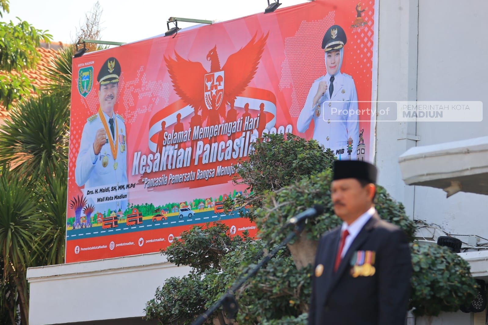 Foto 3 dari 10: Pimpin Upacara Hari Kesaktian Pancasila, Wali Kota Ajak Masyarakat Jadikan Pancasila Sebagai Pemersatu Bangsa