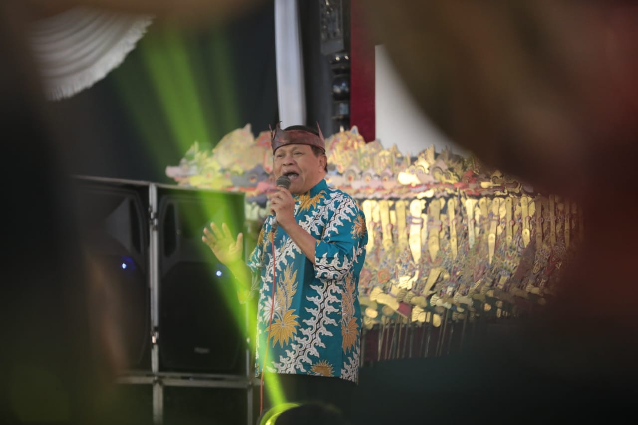 Foto 6 dari 13: Pagelaran Wayang Kulit Tutup Madiun Festival 2023, Wali Kota Sampaikan Apresiasi Pada Masyarakat Kota
