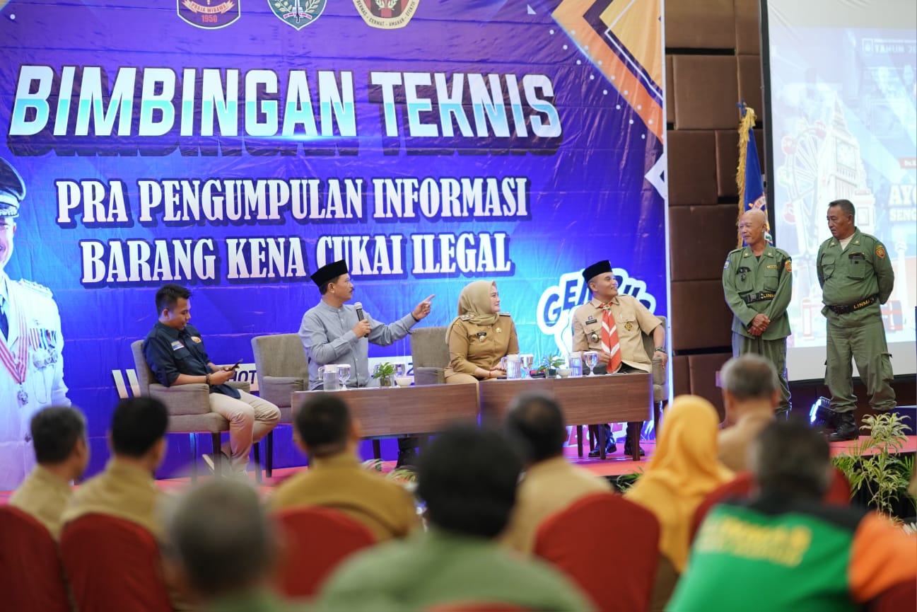 Foto 7 dari 8: Wali Kota Ajak Linmas Perangi Penyebaran Barang Kena Cukai Ilegal