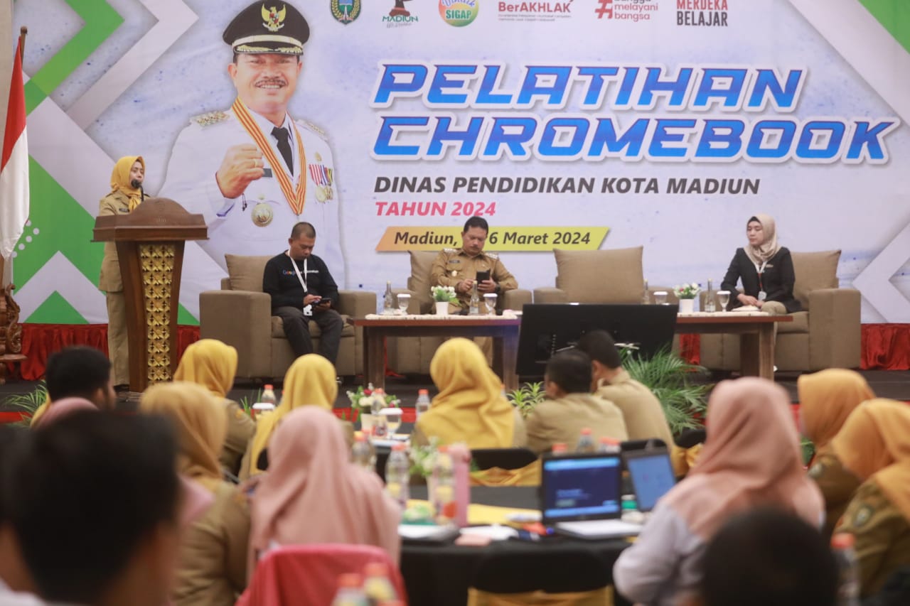 Foto 7 dari 11: Buka Pelatihan Chromebook, Wali Kota Dorong Guru Tingkatkan Kompetensi Dan Inovasi