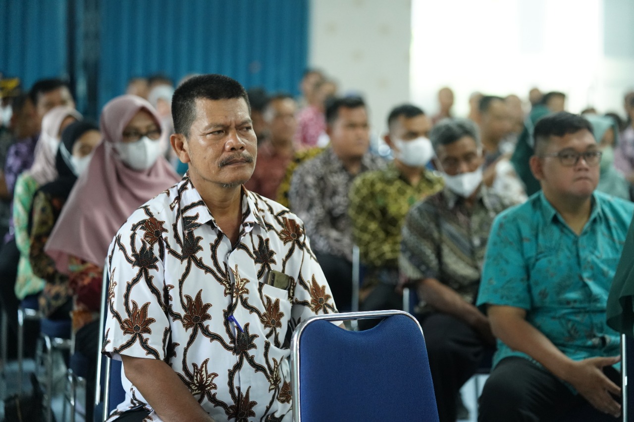 Foto 7 dari 10: Beri Arahan Perangkat Kelurahan dan Kecamatan di Kartoharjo, Wali Kota Pesan Produktif dalam Jalankan Tugas