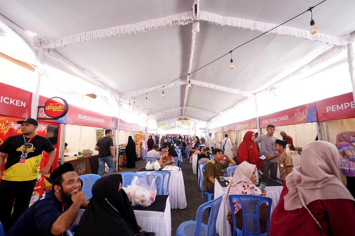 Foto 9 dari 9: Buka Youth Muslim Fair 2023, Wali Kota Persilahkan Gelar Kegiatan Serupa di PRC