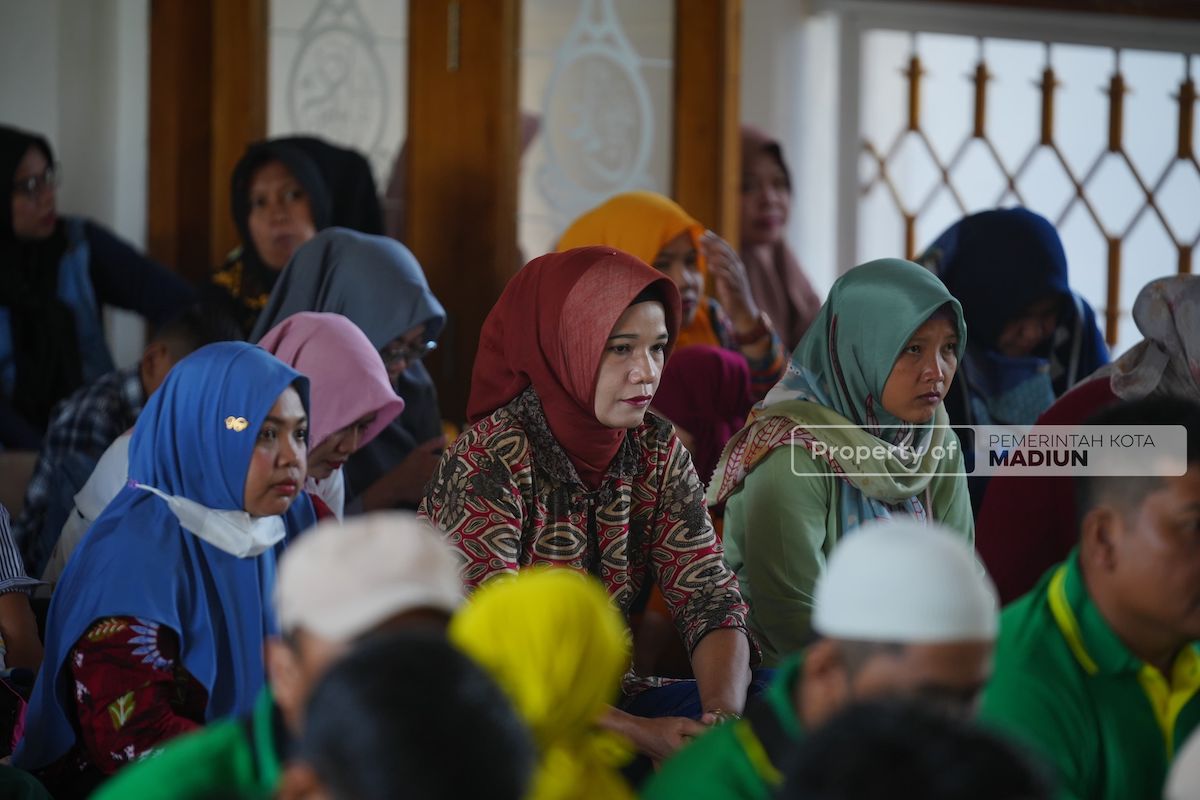 Foto 6 dari 8: Beri Pembinaan Tenaga PSU RTH dan PJU, Wali Kota Harap Kerja Ikhlas dan Optimal