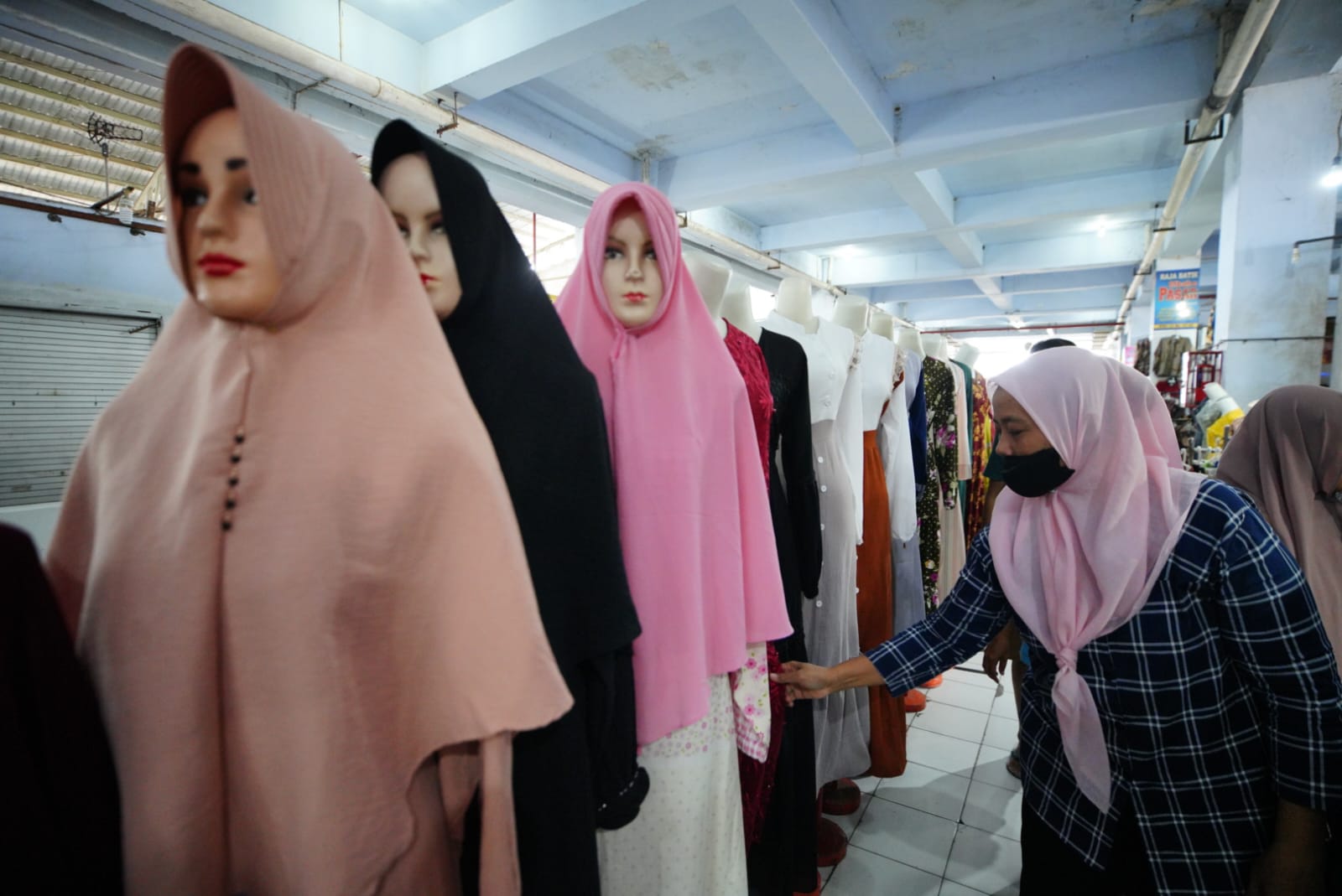Foto 2 dari 8: Jelang Lebaran, Perputaran Ekonomi Di PBM Alami Peningkatan