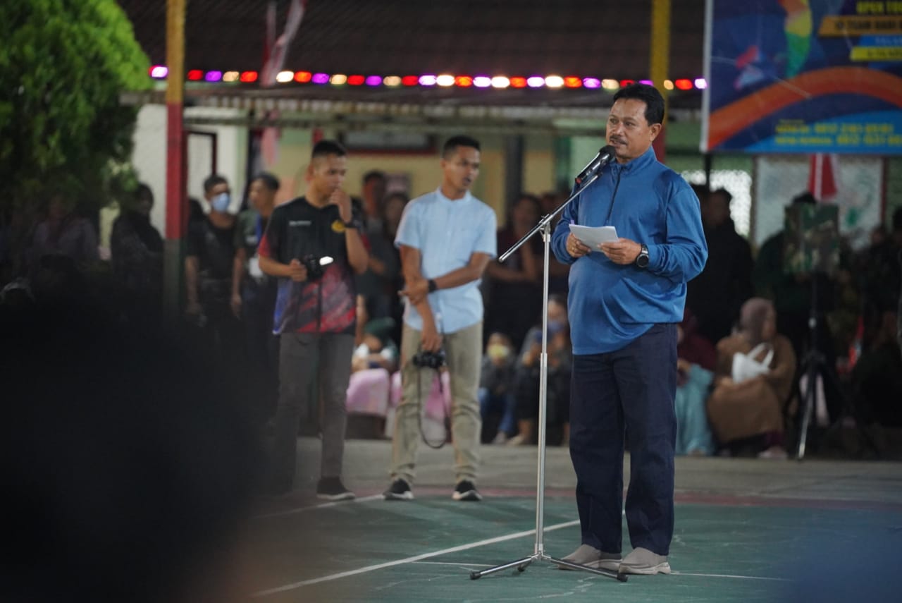 Foto utama berita: Buka Turnamen Bola Voli Bajra Yudha Cup II, Wali Kota Apresiasi Penyelenggara