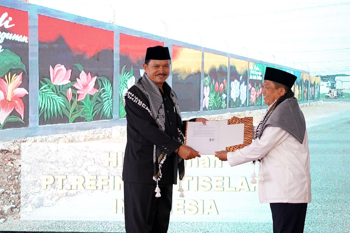 Foto 1 dari 9: Resmikan Pesawat Ma'had Aisyah Ummul Mukminin, Wali Kota Harap Jadi Pendukung Program Generasi Emas 2045