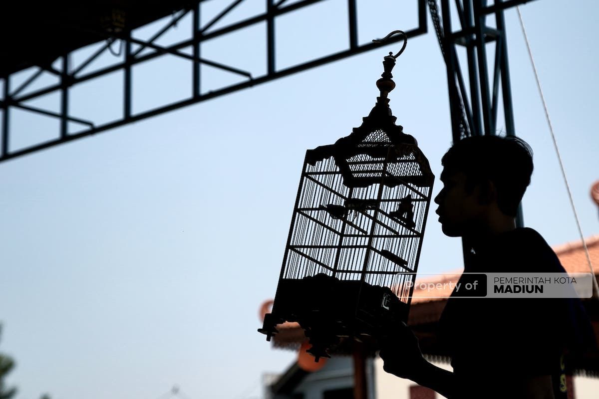 Foto 1 dari 9: Hadiri Lomba Burung Berkicau, Wali Kota Apresiasi Panitia Turut Ramaikan Lapak Mojorejo