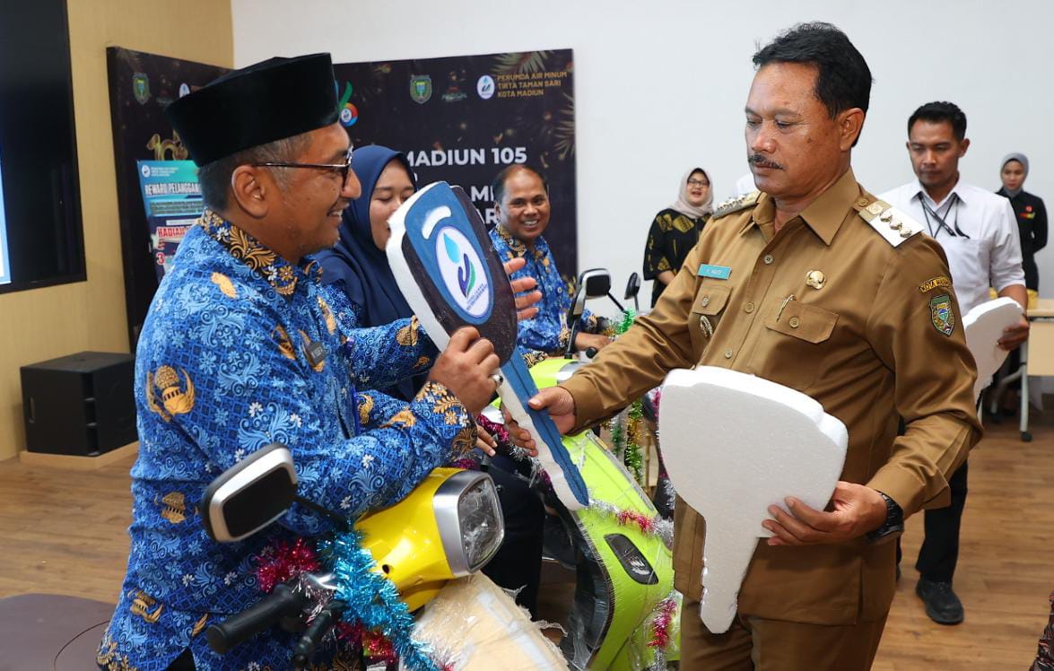 Foto 3 dari 9: Apresiasi Terhadap Pelanggan, PDAM Tirta Taman Sari Beri Reward Bagi Pelanggan