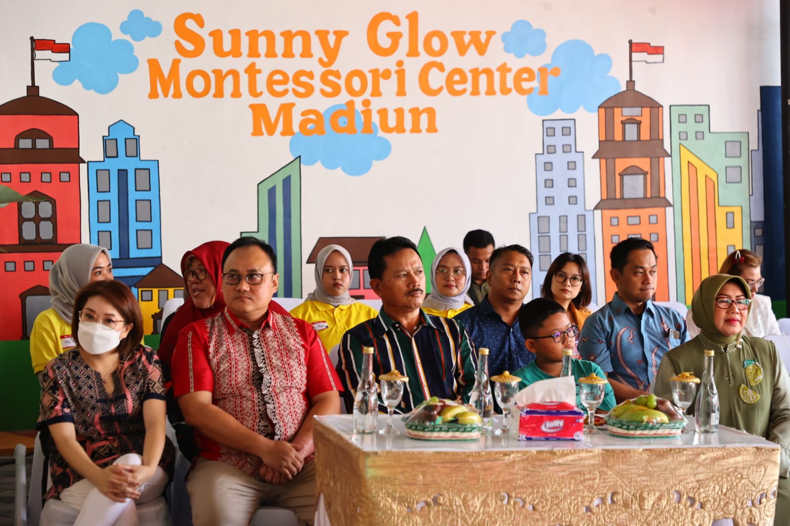 Foto 5 dari 9: Turut Resmikan Sunny Glow Montessori, Wali Kota Harap Jadi Penyempurna Kualitas Pendidikan Di Kota Madiun