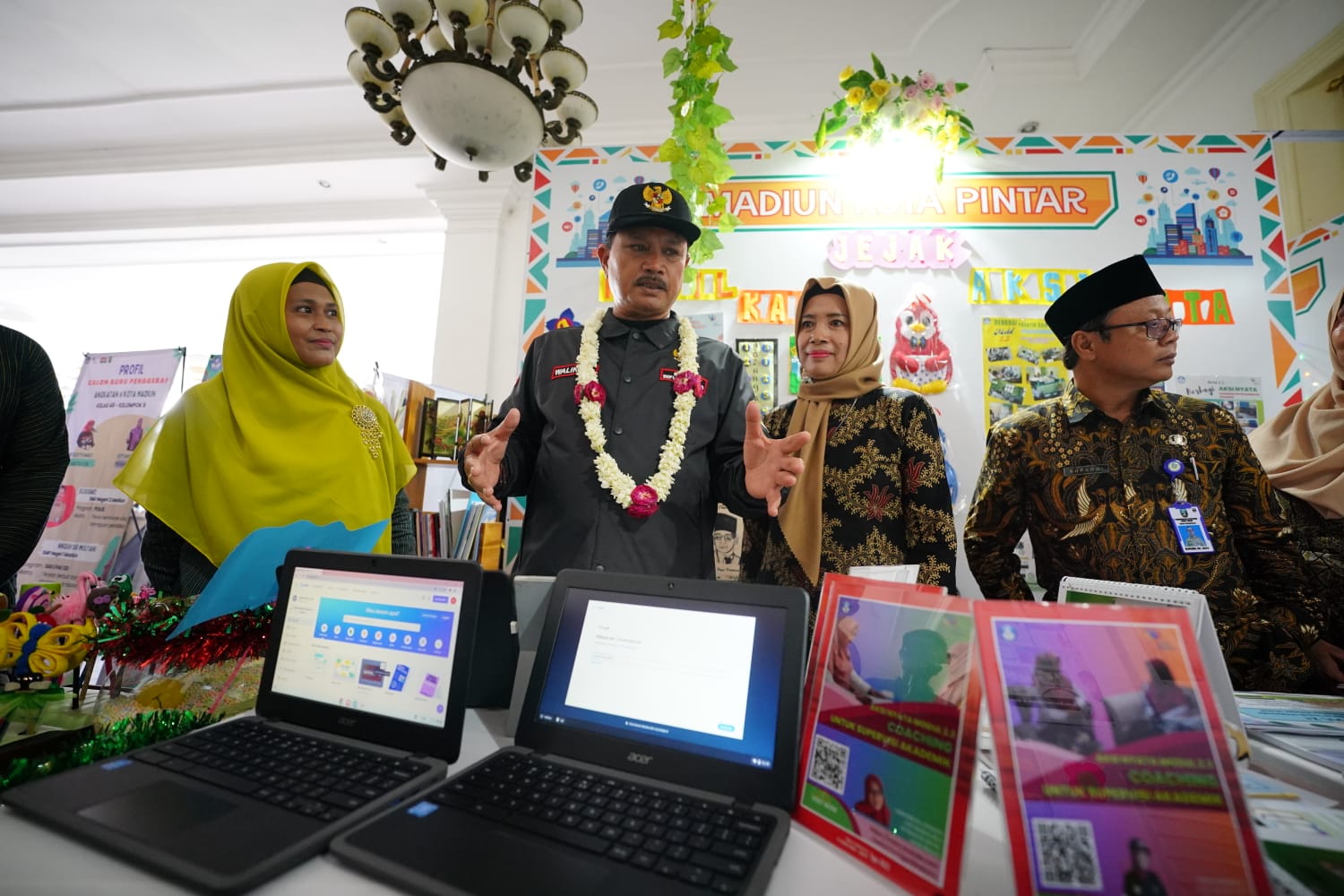 Foto 4 dari 10: Hadiri Pameran Hasil Belajar Calon Guru Penggerak, Wali Kota : Guru Agen Perubahan
