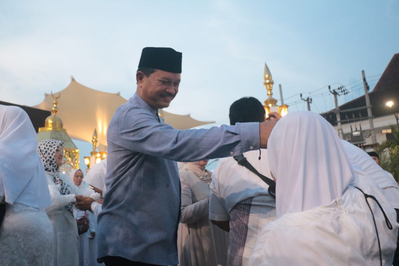Foto 10 dari 14: Halal Bihalal dengan Pedagang PRC, Wali Kota Sampaikan Rencana Penyempurnaan Kawasan