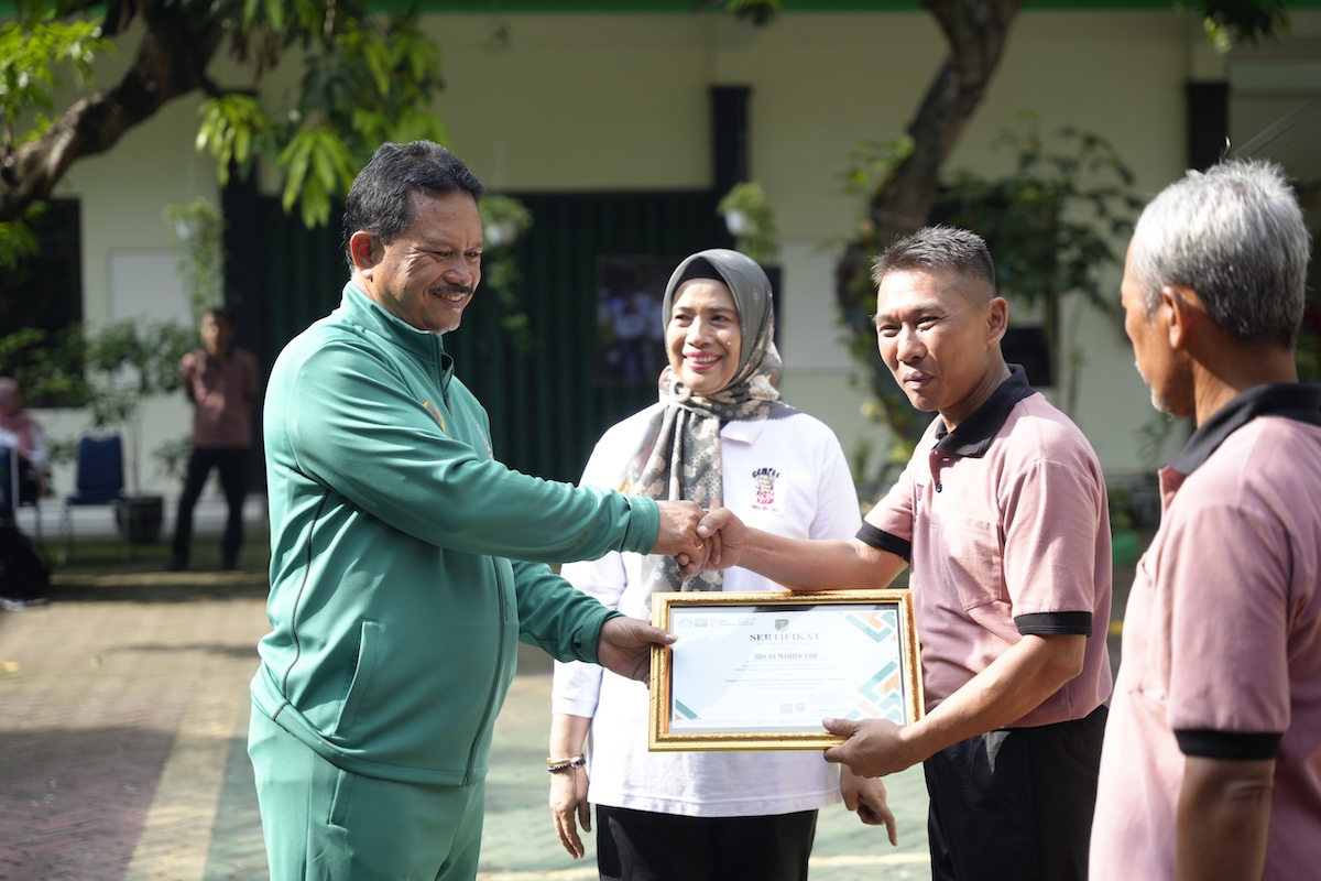 Foto 3 dari 9: Apel Penyerahan Rapor Pendidikan, Wali Kota Pesan Penguatan Sinergi Antar Lembaga Pendidikan