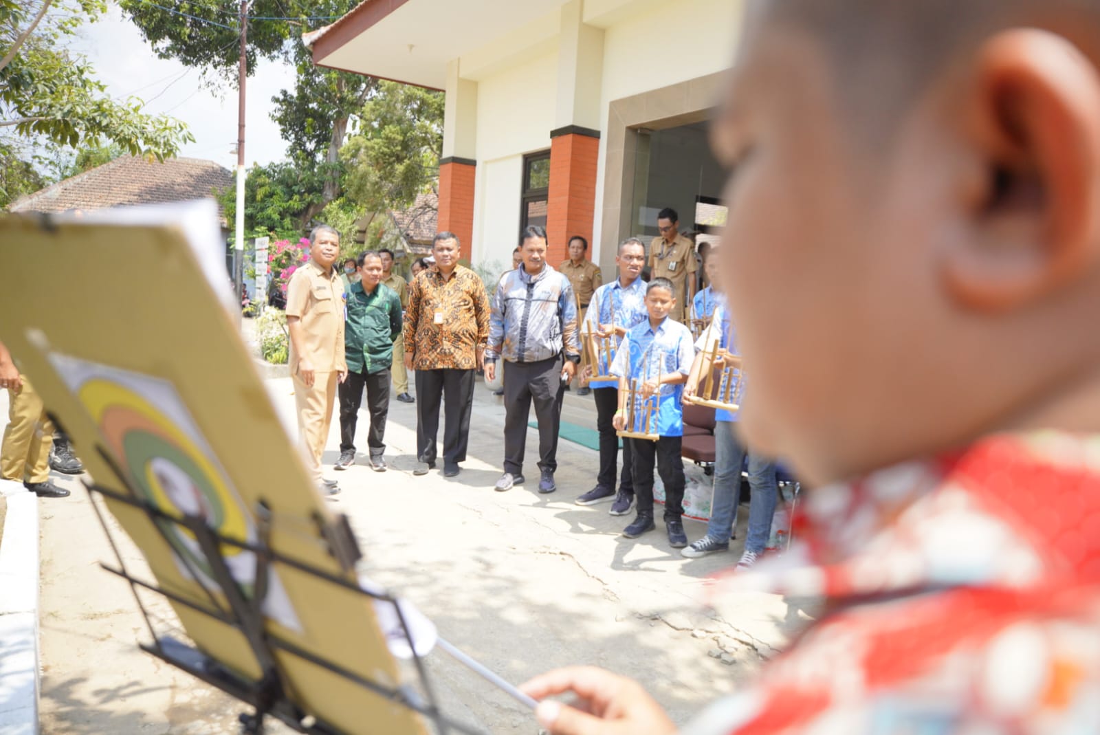 Foto 1 dari 1: Salut! Difabel SLB Bakti Luhur Diajarkan Musik Angklung, Kerap Pentas di Banyak Event