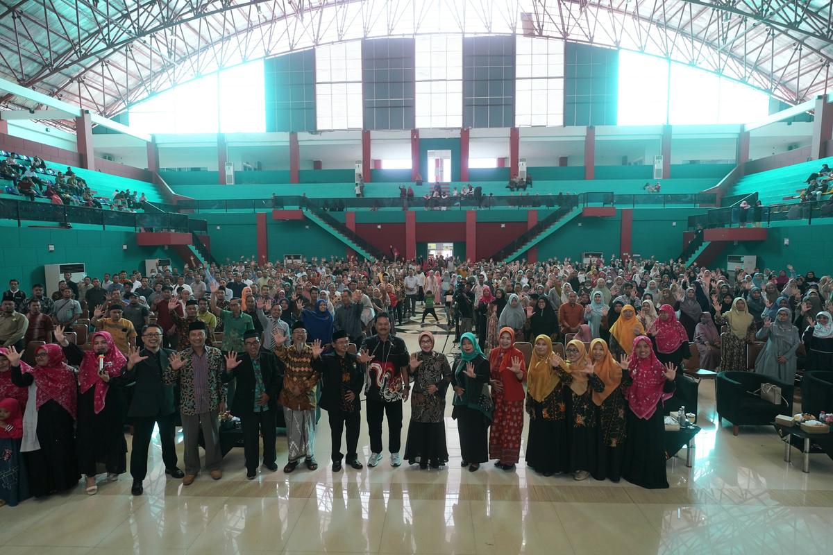 Foto 8 dari 9: Buka Event Skots Akbar, Wali Kota Ingatkan Pentingnya Peran Ayah Dalam Keluarga