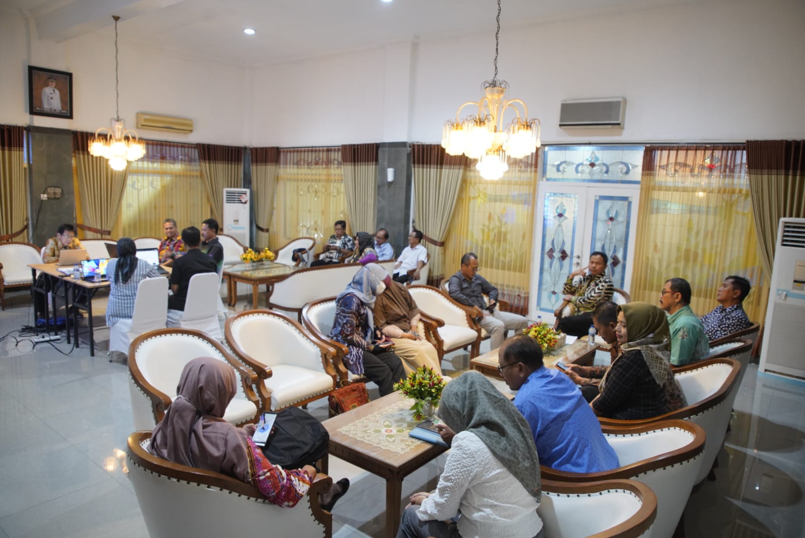 Foto 11 dari 11: Wawancara Dengan Tim Asesor UT, Wali Kota Paparkan Program Smart City Madiun