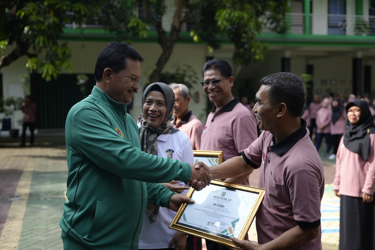 Foto 5 dari 9: Apel Penyerahan Rapor Pendidikan, Wali Kota Pesan Penguatan Sinergi Antar Lembaga Pendidikan