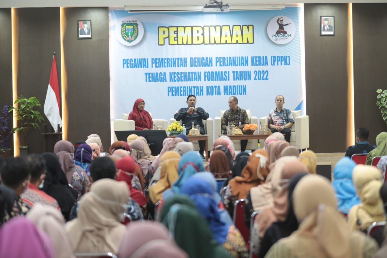 Foto 1 dari 5: Beri Pembinaan PPPK Nakes, Wali Kota Minta Serius dalam Bekerja