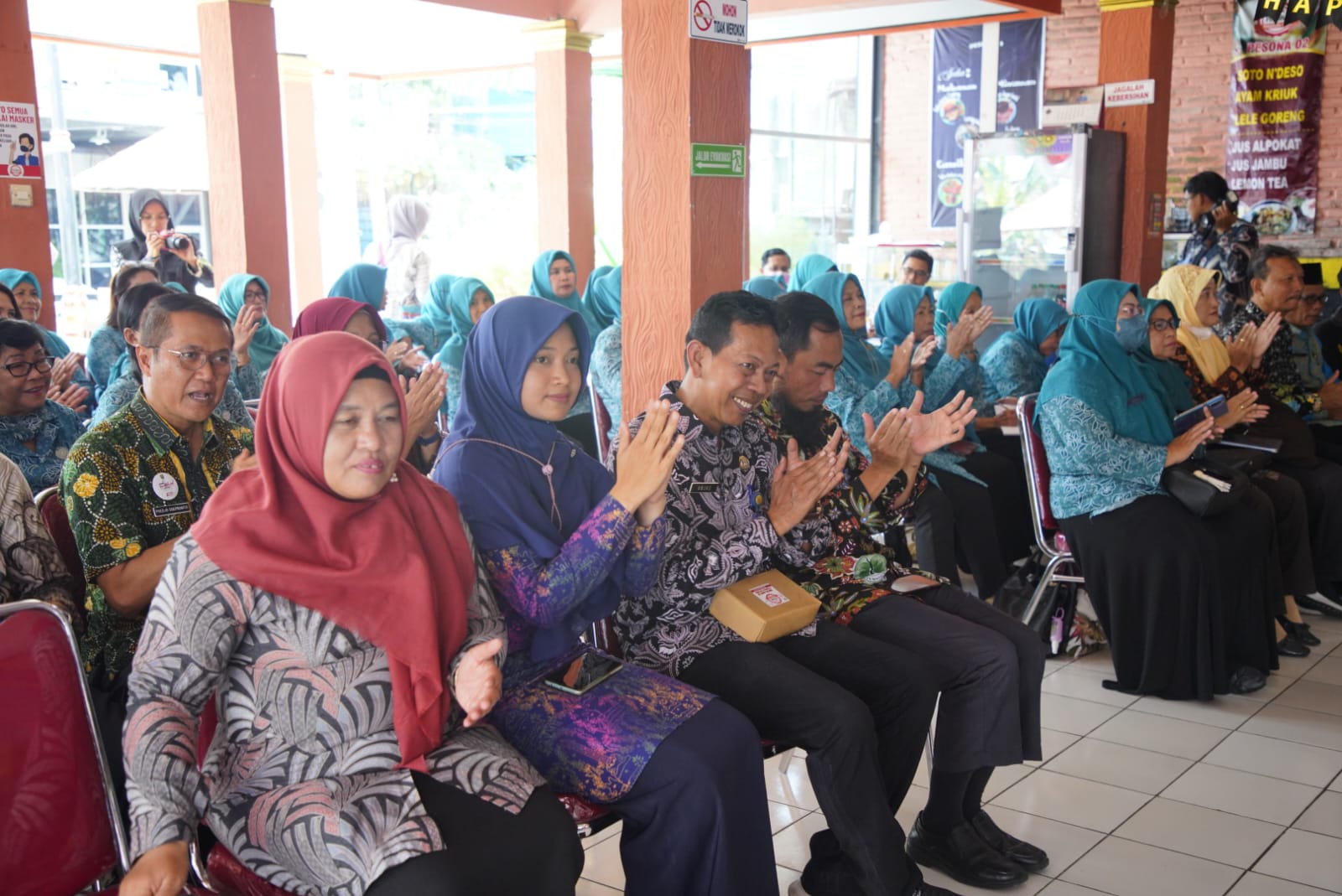 Foto 6 dari 8: Wali Kota Ajak Masyarakat Dukung Digitalisasi Data Kependudukan