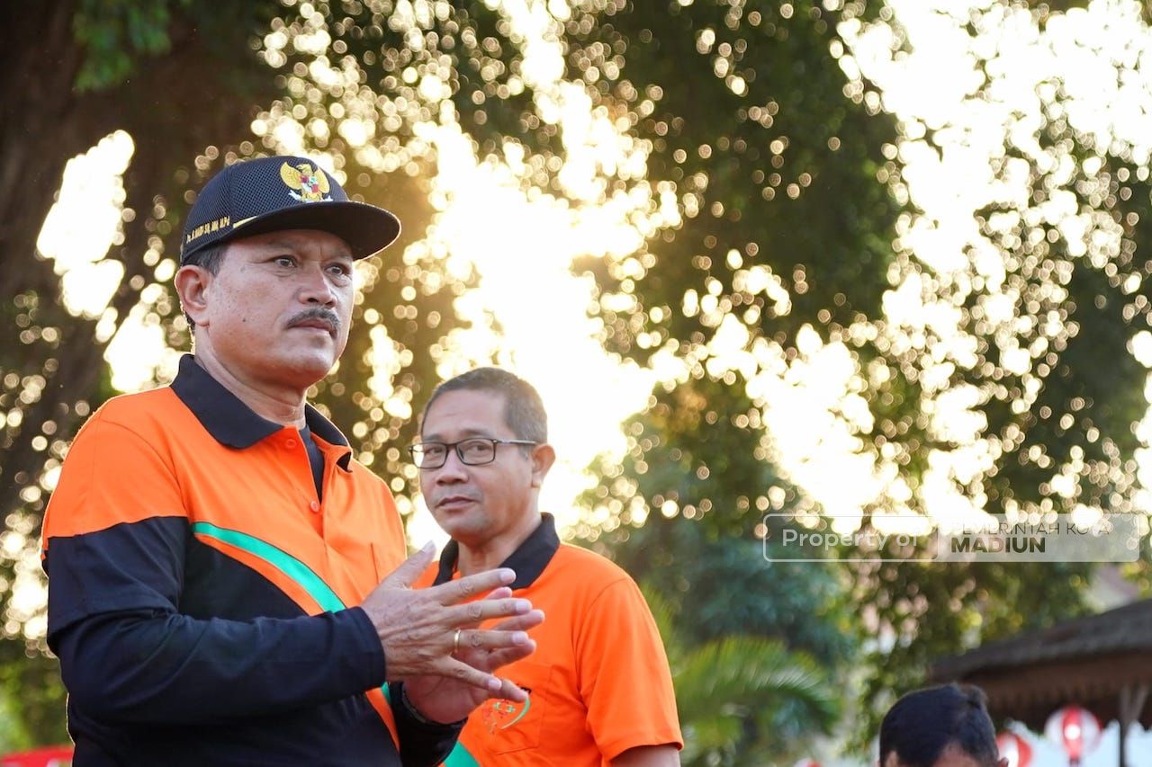 Foto 1 dari 9: Mlaku-Mlaku Bareng Karyawan RSUD dr Soedono, Wali Kota: Pelayan Kesehatan Harus Sehat