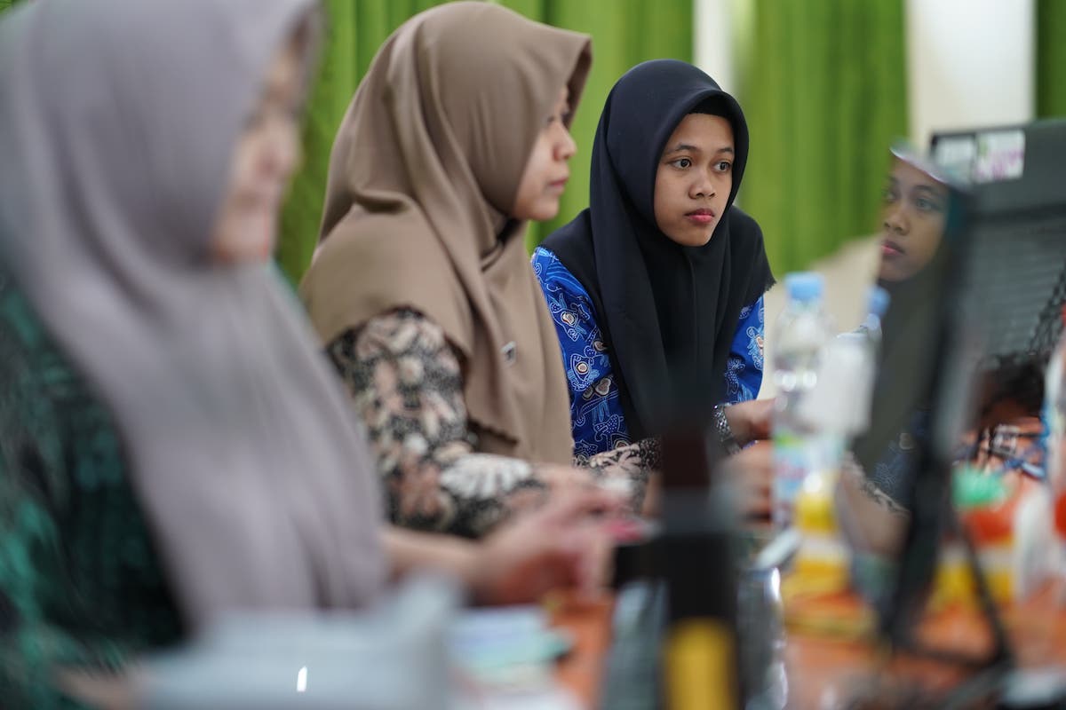 Foto 5 dari 9: Agar Pemilih Pemula Bisa Salurkan Hak Suaranya, Dukcapil Rekam E-KTP Jemput Bola