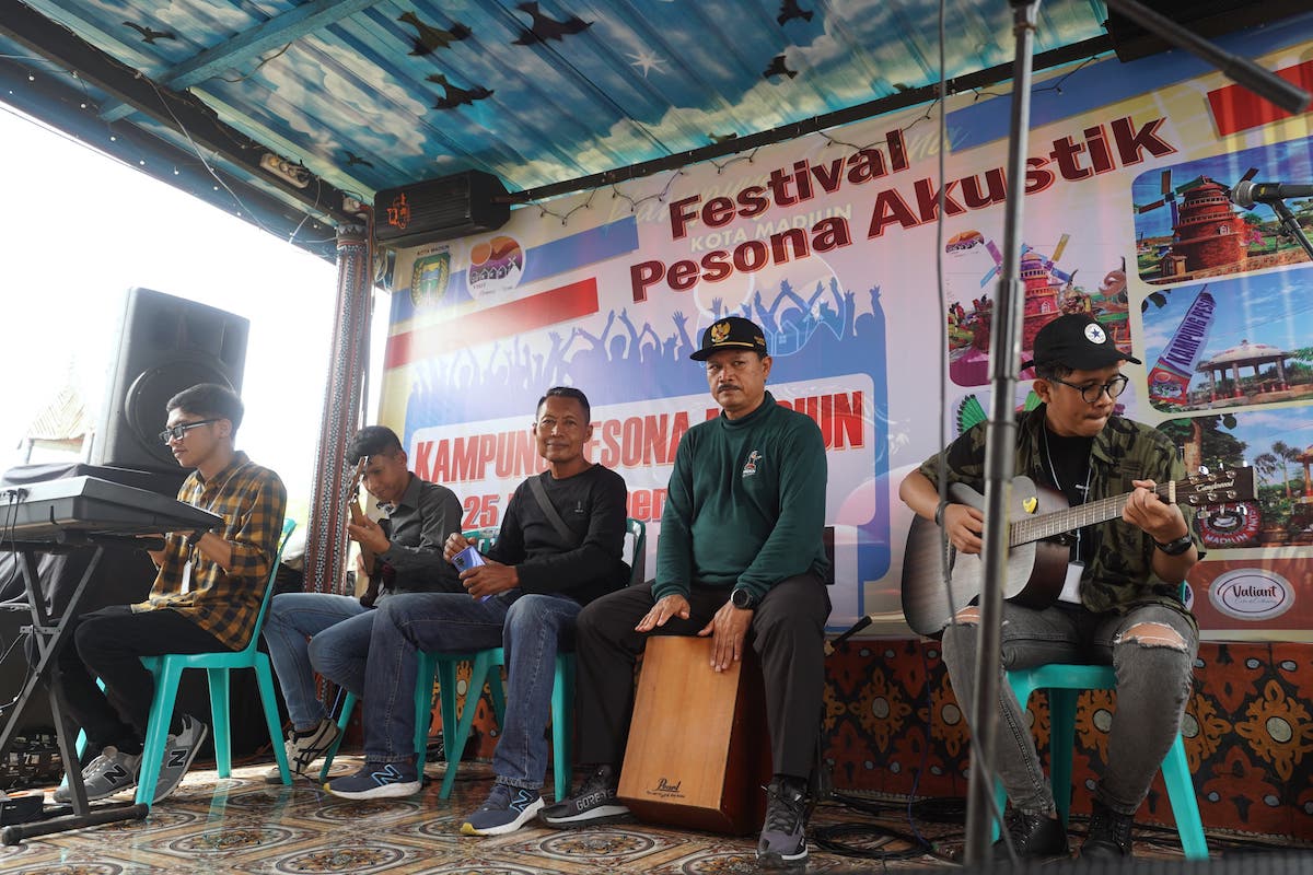 Foto 6 dari 7: Hadiri Festival Akustik Hingga Resmikan Rumah Wingko, Wali Kota Apresiasi Warga Aktif Dukung Pembangunan Kota