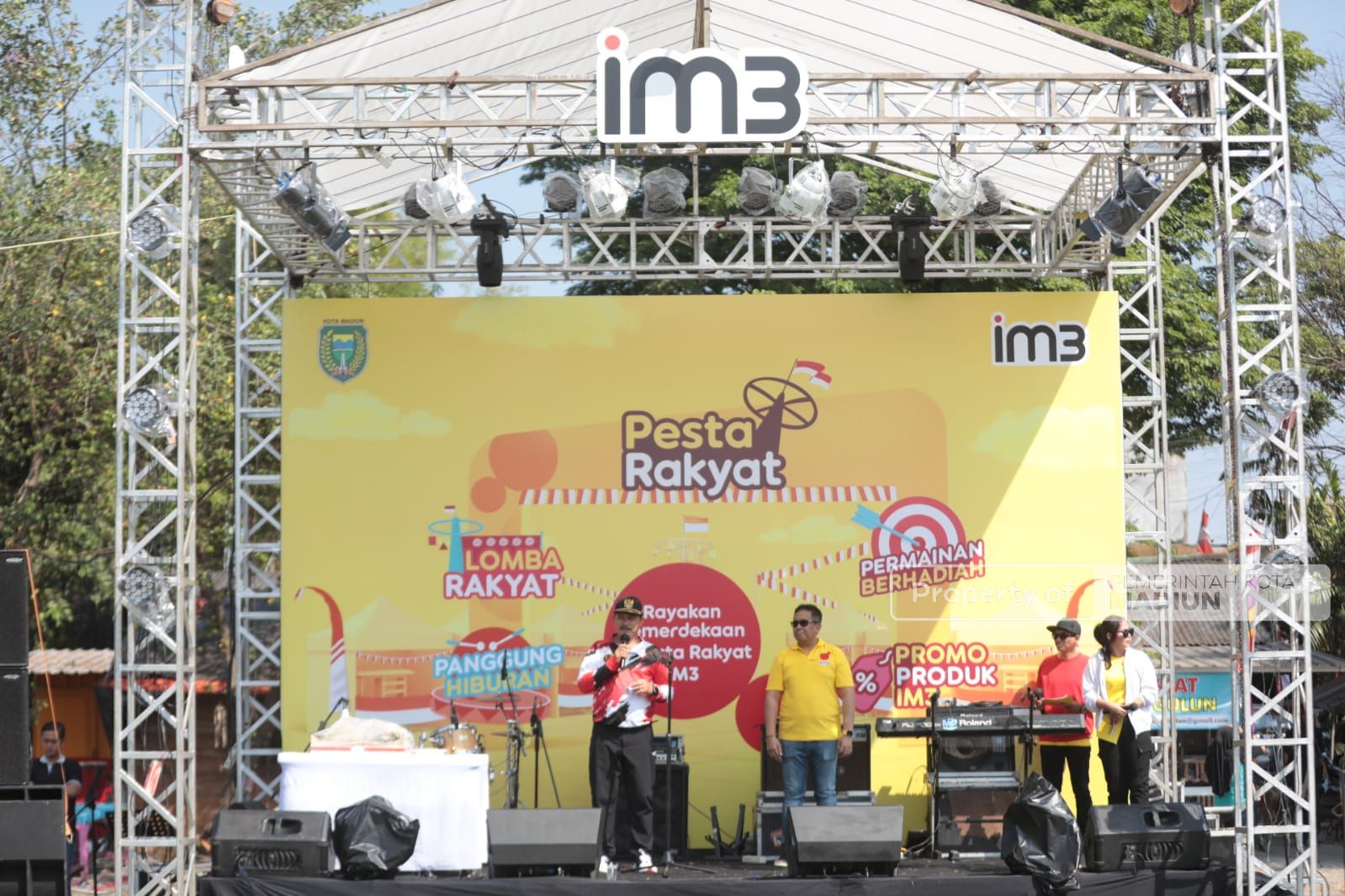 Foto 11 dari 13: Wali Kota Ikuti Kemeriahan Pesta Rakyat IM3 Di Gulun