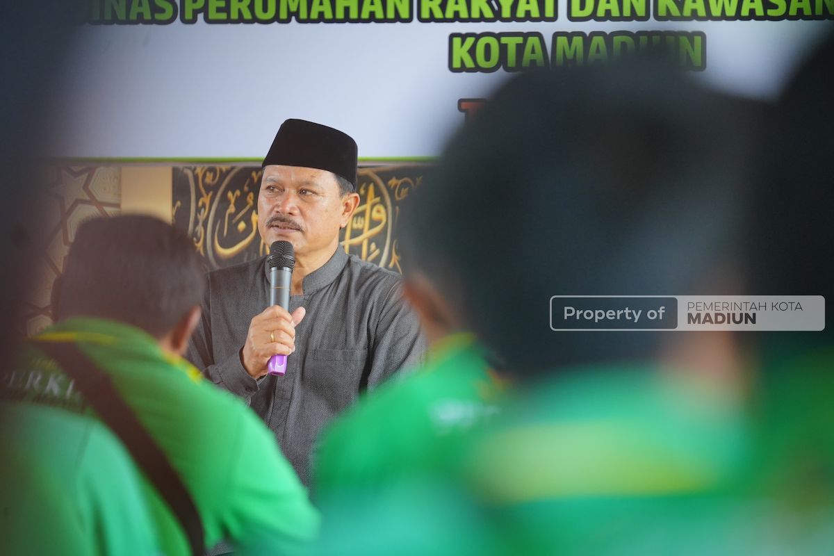 Foto 1 dari 8: Beri Pembinaan Tenaga PSU RTH dan PJU, Wali Kota Harap Kerja Ikhlas dan Optimal