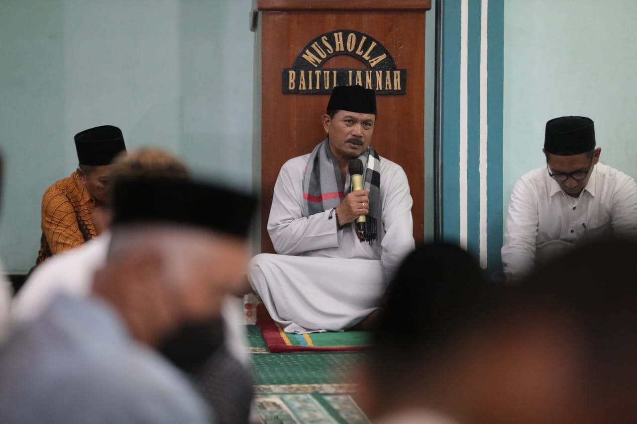 Foto 2 dari 11: Safari Ramadan di Musala Baitul Jannah, Wali Kota Maidi Juga Serap Aspirasi Jamaah