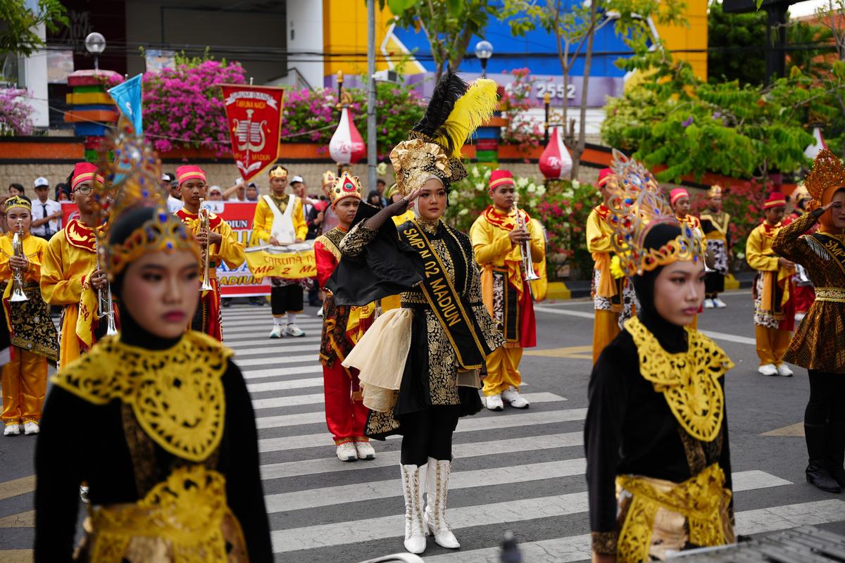 Foto 1 dari 8: Angkat Kisah dan Budaya Nusantara, Parade Senja Hadir Semarakkan Kota