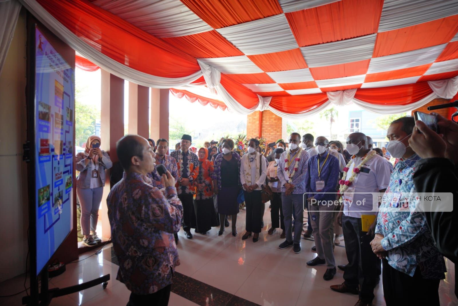 Foto 4 dari 9: Lawatan Hari Kedua, Wali Kota Dampingi Delegasi Kenya-Bangladesh di RSUD Kota Madiun