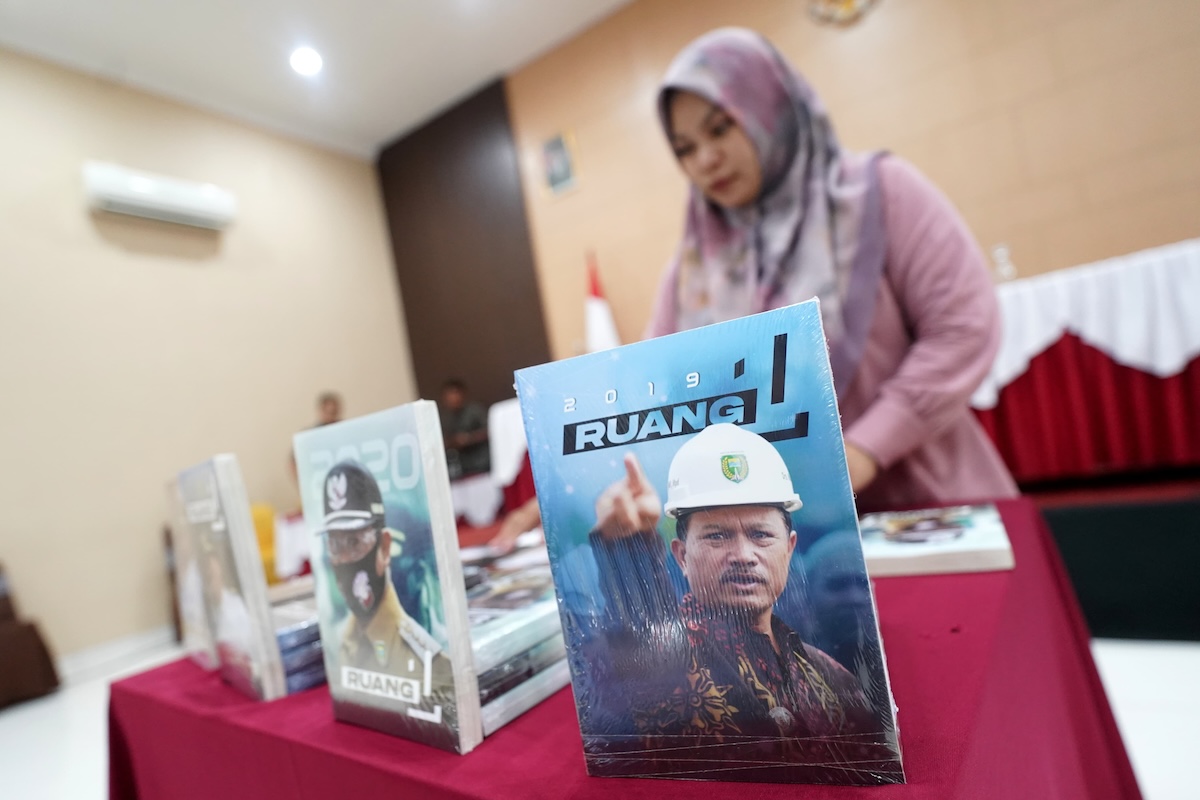 Foto 3 dari 9: Launching Buku Ruang Satu, Wali Kota: Perkembangan Kota Madiun dari 2019 Ada di Buku Ini
