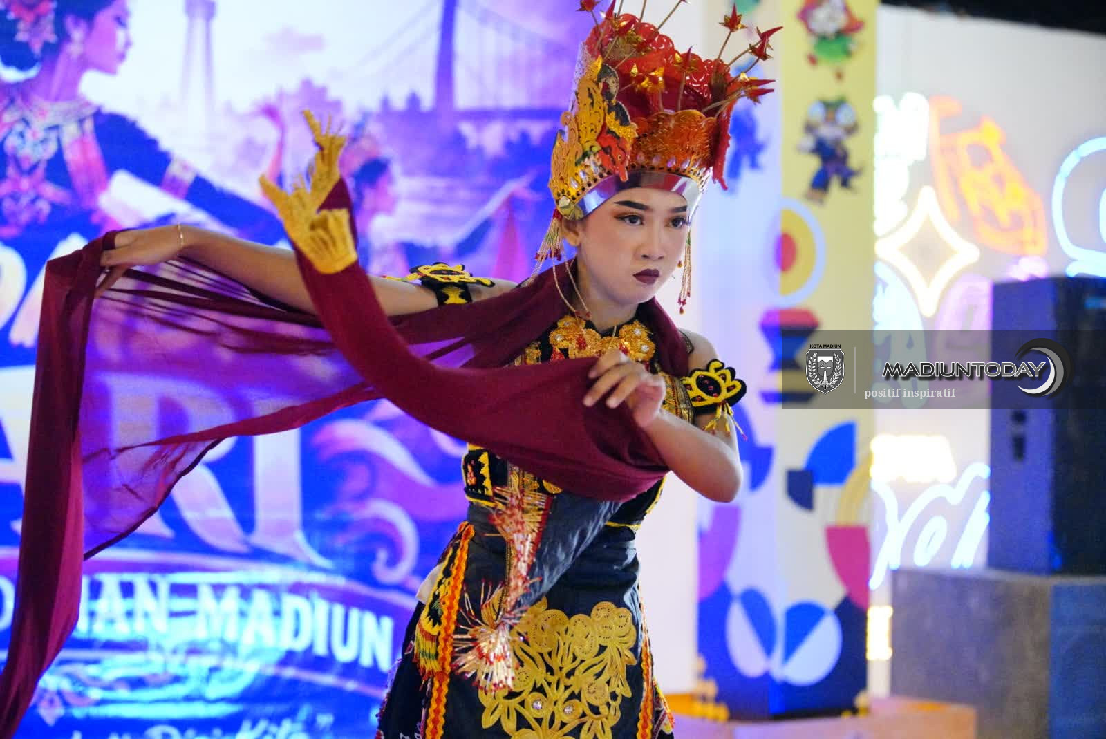 Foto 9 dari 14: Pasar Sleko Kembali Bergeliat, Aksi Tari Tradisional Anak Muda Mulai Dilirik Provinsi